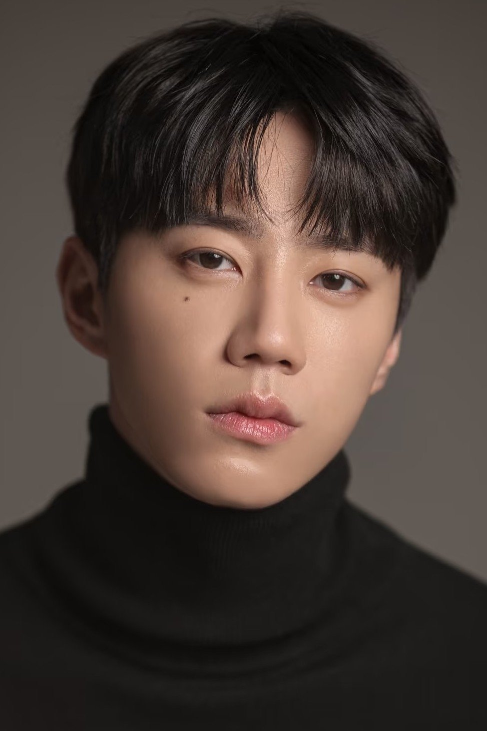 Lee Jun Young – Biography, Age, Korean Dramas & Movies