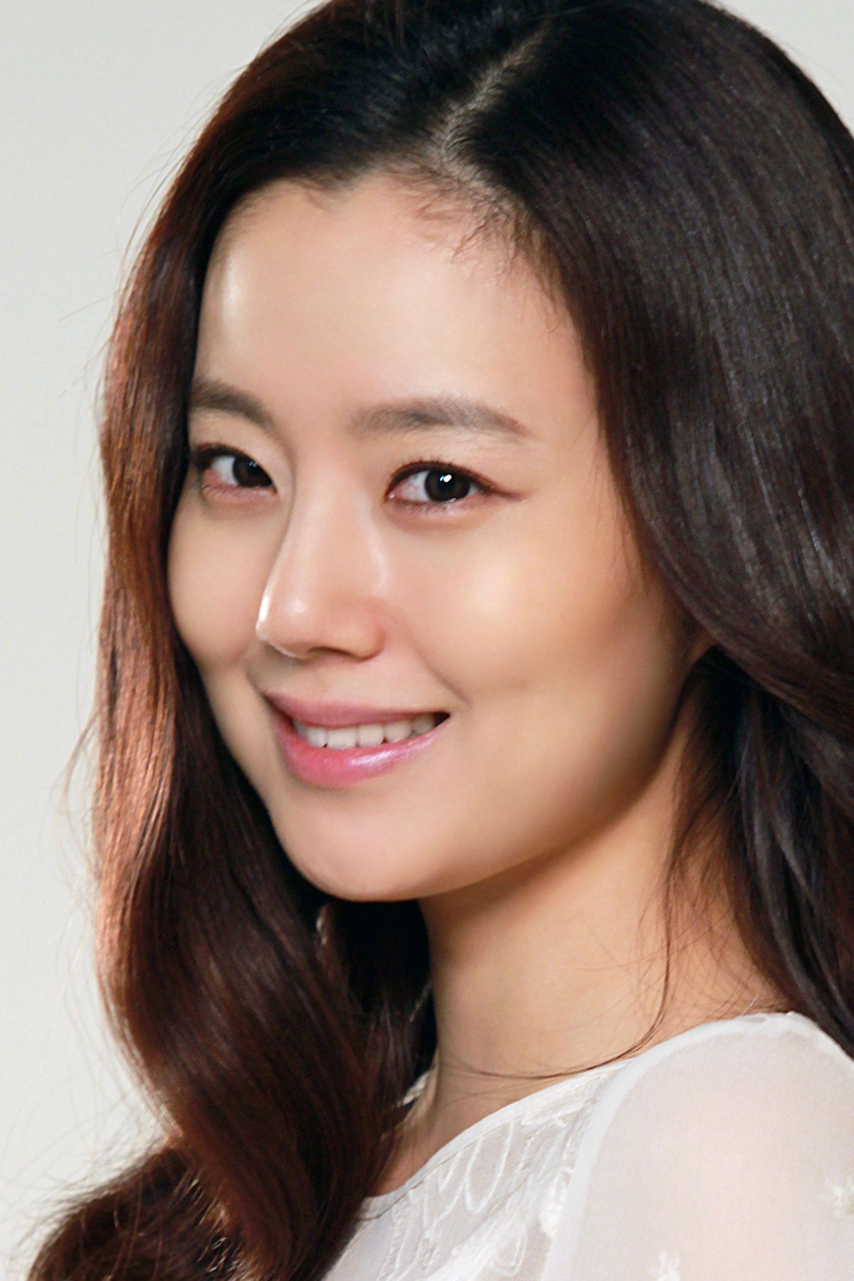 Moon Chae Won – Biography, Age, Korean Dramas & Movies