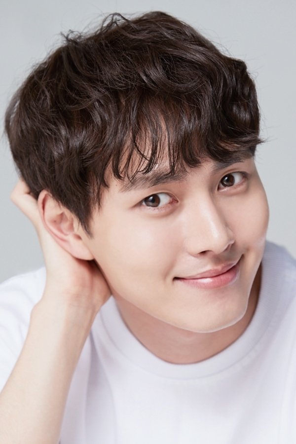Lee Tae Ri – Biography, Age, Korean Dramas & Movies
