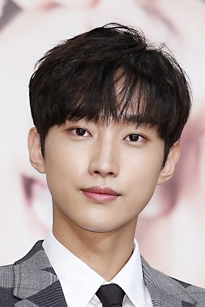 Jung Jin Young – Biography, Age, Korean Dramas & Movies
