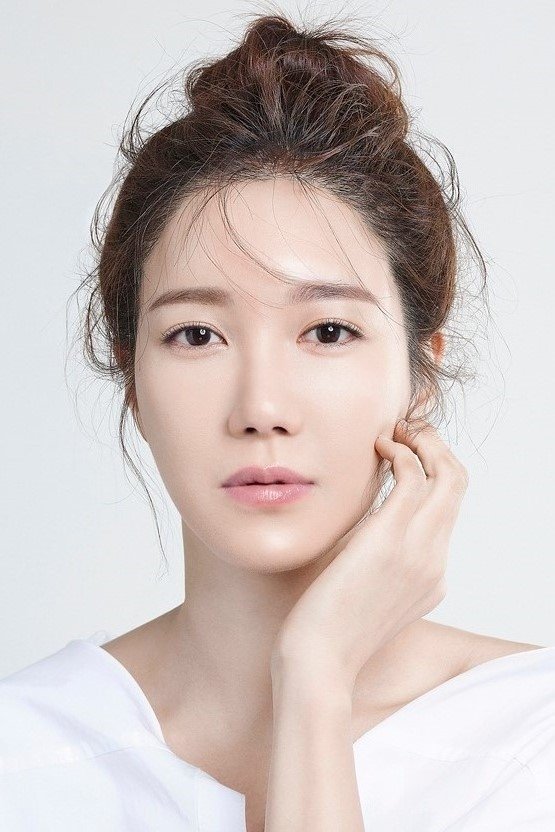 Lee Ji Ah – Biography, Age, Korean Dramas & Movies