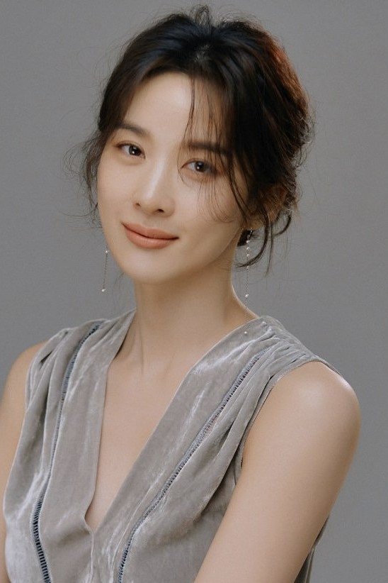 Lee Chung Ah – Biography, Age, Korean Dramas & Movies