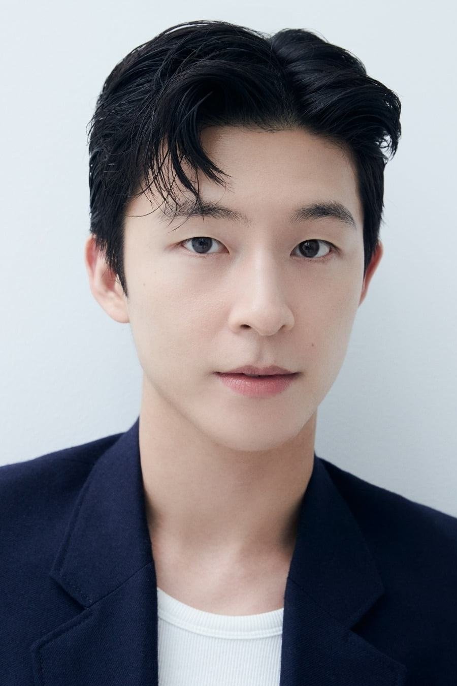 Hong Kyung – Biography, Age, Korean Dramas & Movies