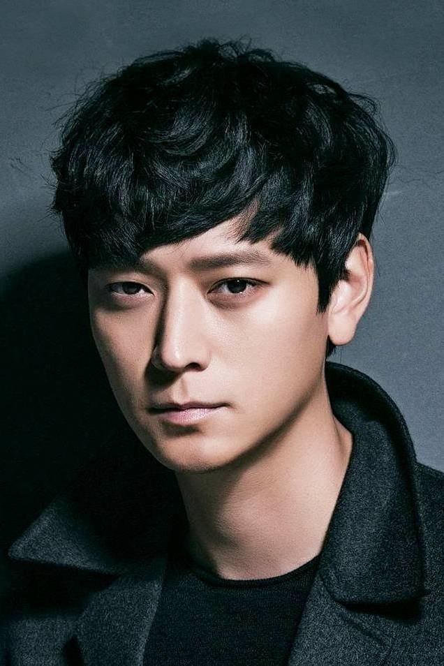 Gang Dong Won – Biography, Age, Korean Dramas & Movies